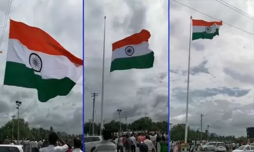 கன்னியாகுமரியில் 150 அடி உயர பிரமாண்ட தேசியக் கொடிக்கம்பம் திறப்பு..! கன்னியாகுமரியில் 150 அடி உயர பிரமாண்ட தேசியக் கொடிக்கம்பம் திறப்பு..!