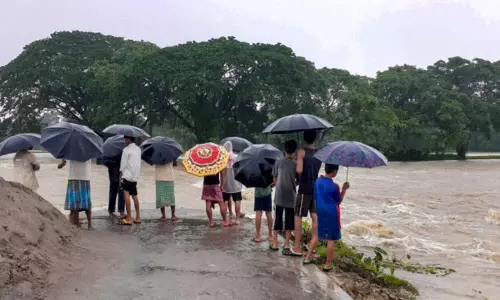 அசாம் வெள்ள நிவாரணமாக ரூ.51 லட்சம் வழங்கிய சிவசேனா அதிருப்தி எம்.எல்.ஏ.க்கள்!