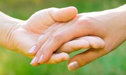 மாயமான பெண் காதல் கணவருடன் போலீஸ் நிலையத்தில் தஞ்சம்