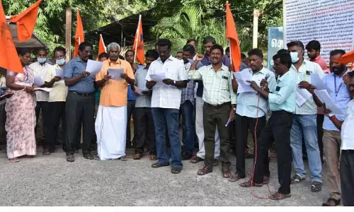 மின்வாரிய பணியாளர்கள் ஆர்ப்பாட்டம்