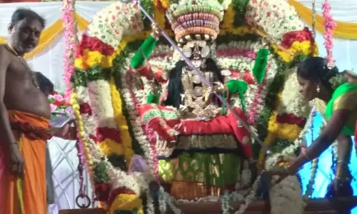 அங்காளபரமேஸ்வரி அம்மன் கோவிலில் ஊஞ்சல் உற்சவம் அங்காளபரமேஸ்வரி அம்மன் கோவிலில் ஊஞ்சல் உற்சவம்