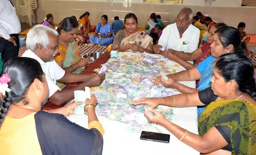 நாமக்கல் நரசிம்மசாமி கோவிலில் ரூ.25 லட்சம் உண்டியல் காணிக்கை நாமக்கல் நரசிம்மசாமி கோவிலில் ரூ.25 லட்சம் உண்டியல் காணிக்கை
