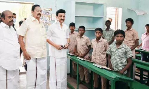 அரசினர் குழந்தைகள் காப்பகத்தில் முதல்-அமைச்சர் மு.க.ஸ்டாலின் திடீர் ஆய்வு பணியில் இல்லாத ஆசிரியர்கள், அலுவலர் மீது நடவடிக்கை எடுக்க உத்தரவு அரசினர் குழந்தைகள் காப்பகத்தில் முதல்-அமைச்சர் மு.க.ஸ்டாலின் திடீர் ஆய்வு பணியில் இல்லாத ஆசிரியர்கள், அலுவலர் மீது நடவடிக்கை எடுக்க உத்தரவு