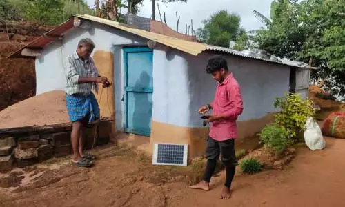 அடிப்படை வசதி இன்றி தவிக்கும் பழங்குடி மக்கள் அடிப்படை வசதி இன்றி தவிக்கும் பழங்குடி மக்கள்