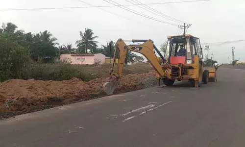 கிணத்துக்கடவு லட்சுமி நகரில் இருந்து வடசித்தூர் வரை   ரூ.10 கோடியில் சாலை விரிவாக்க பணி தொடங்கியது