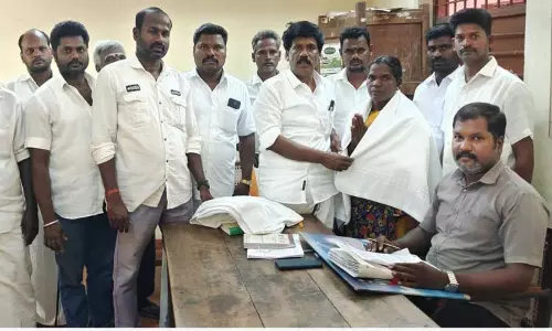 உள்ளாட்சி இடைத்தேர்தல் நெய்வனை ஊராட்சி மன்ற தலைவர் போட்டியின்றி தேர்வு உள்ளாட்சி இடைத்தேர்தல் நெய்வனை ஊராட்சி மன்ற தலைவர் போட்டியின்றி தேர்வு