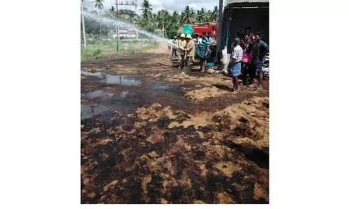 கயிறு தயாரிக்கும் தொழிற்சாலையில் தீ விபத்து கயிறு தயாரிக்கும் தொழிற்சாலையில் தீ விபத்து