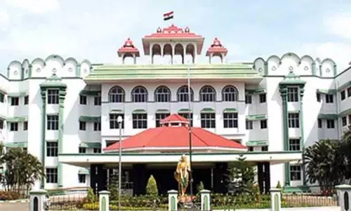 காசோலைகளில் கையெழுத்திடும் கூட்டுறவு சங்கத்தலைவர்களின் அதிகாரத்தை ரத்து செய்ததற்கு தடை காசோலைகளில் கையெழுத்திடும் கூட்டுறவு சங்கத்தலைவர்களின் அதிகாரத்தை ரத்து செய்ததற்கு தடை
