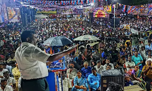 தமிழகத்தில் தவிர்க்க முடியாத சக்தியாக மாறியுள்ளோம்-மதுரை பொதுக்கூட்டத்தில் தொல்.திருமாவளவன் பேச்சு தமிழகத்தில் தவிர்க்க முடியாத சக்தியாக மாறியுள்ளோம்-மதுரை பொதுக்கூட்டத்தில் தொல்.திருமாவளவன் பேச்சு