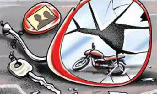 மோட்டார் சைக்கிள்கள் மோதல்; வாலிபர் சாவு மோட்டார் சைக்கிள்கள் மோதல்; வாலிபர் சாவு