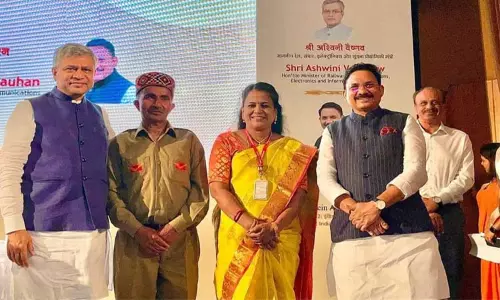 மத்திய அரசின் மேகதூத் விருது பெற்ற மதுரை தபால்துறை உதவி இயக்குனர் மத்திய அரசின் மேகதூத் விருது பெற்ற மதுரை தபால்துறை உதவி இயக்குனர்