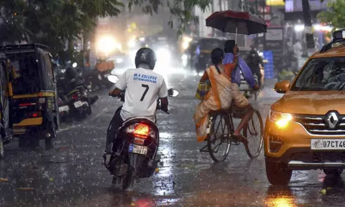 தமிழகத்தில் 5 மாவட்டங்களில் இன்று கனமழைக்கு வாய்ப்பு - சென்னை வானிலை ஆய்வு மையம் தமிழகத்தில் 5 மாவட்டங்களில் இன்று கனமழைக்கு வாய்ப்பு - சென்னை வானிலை ஆய்வு மையம்