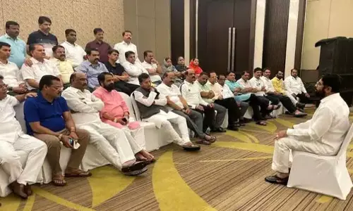 கோவா ஓட்டலில் எம்.எல்.ஏ.க்கள் குதூகலமாக நடனமாடும் வீடியோ வைரல் -  கடுமையாக எச்சரித்த ஏக்நாத் ஷிண்டே