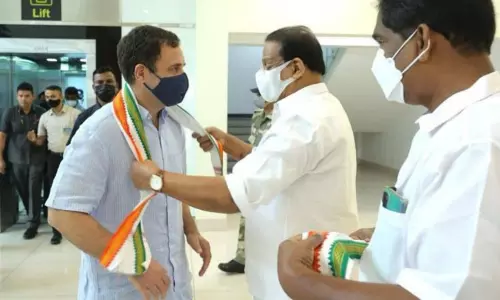 துரதிர்ஷ்டவசமானது கேரளாவில் அடித்து நொறுக்கப்பட்ட தனது அலுவலகம் சென்ற ராகுல் காந்தி பேட்டி துரதிர்ஷ்டவசமானது கேரளாவில் அடித்து நொறுக்கப்பட்ட தனது அலுவலகம் சென்ற ராகுல் காந்தி பேட்டி