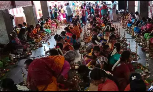 நெமிலி ஊஞ்சல் பொன்னியம்மன் கோவிலில் திருவிளக்கு பூஜை