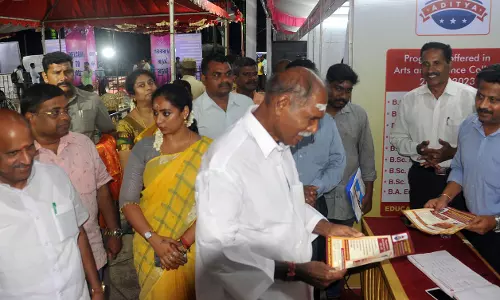 பிற மாநிலங்களில் சென்று வேலை செய்யும் வாய்ப்பை வளர்த்துக்கொள்ள வேண்டும் பிற மாநிலங்களில் சென்று வேலை செய்யும் வாய்ப்பை வளர்த்துக்கொள்ள வேண்டும்