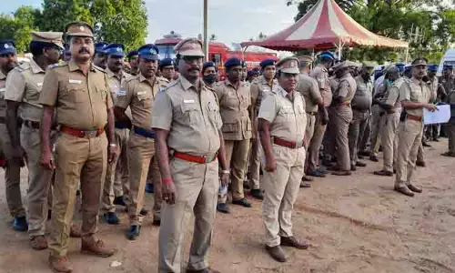 முதல்-அமைச்சர் மு.க.ஸ்டாலின் வருகையையொட்டி பாதுகாப்பு பணியில் 2,750 போலீசார் முதல்-அமைச்சர் மு.க.ஸ்டாலின் வருகையையொட்டி பாதுகாப்பு பணியில் 2,750 போலீசார்