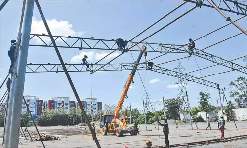 11-ந்தேதி மீண்டும் நடைபெற உள்ள அ.தி.மு.க. பொதுக்குழு கூட்டத்துக்கான ஏற்பாடுகள் தீவிரம் 11-ந்தேதி மீண்டும் நடைபெற உள்ள அ.தி.மு.க. பொதுக்குழு கூட்டத்துக்கான ஏற்பாடுகள் தீவிரம்