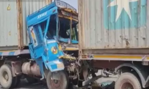 சென்னையில் கன்டெய்னர் லாரிகள் அடுத்தடுத்து மோதி பயங்கர விபத்து..!