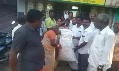 விவசாயிகளுக்கு இடுபொருட்கள் வழங்கும் விழா