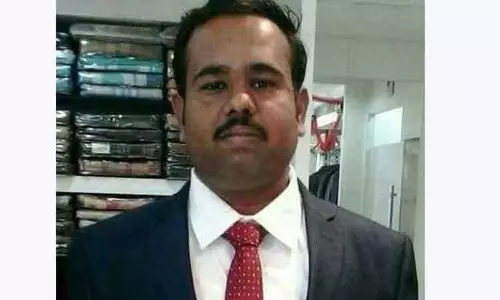 மாவட்ட கல்வி அலுவலக ஊழியர் விபத்தில் பலி மாவட்ட கல்வி அலுவலக ஊழியர் விபத்தில் பலி