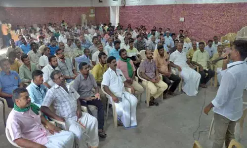 விலை வீழ்ச்சியை கட்டுப்படுத்த பந்தல் காய்கறி விவசாயிகள் கூட்டமைப்பு உருவாக்கம்- குறைந்த விலைக்கு கொள்முதல் செய்வதாக புகார்