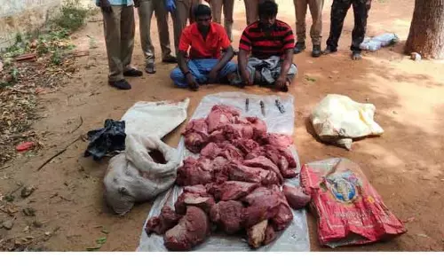 போடி அருகே  கடமானை வேட்டையாடிய 2 பேர் கைது