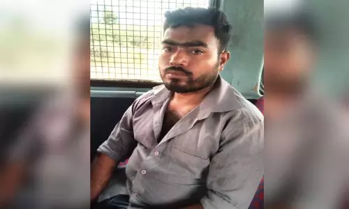 ஏடிஎம் எந்திரத்தை உடைத்து பணத்தை கொள்ளையடிக்க முயன்ற மேற்கு வங்க வாலிபர் கைது ஏடிஎம் எந்திரத்தை உடைத்து பணத்தை கொள்ளையடிக்க முயன்ற மேற்கு வங்க வாலிபர் கைது