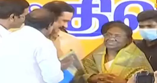 பாட்டாளி மக்கள் கட்சி தலைவர் அன்புமணி ராமதாஸ்... ... #லைவ் : திரவுபதி முர்மு முதலில் எடப்பாடி பழனிசாமி  உடன்.. பிறகு ஓ.பன்னீர் செல்வமுடன் தனித்தனியே சந்திப்பு..!