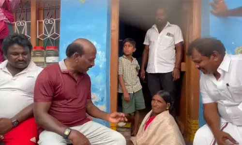 மலைவாழ் மக்கள் தேவைக்காக 14 கி.மீ நடந்து சென்று உதவி வழங்கிய அமைச்சர் மா. சுப்பிரமணியன்