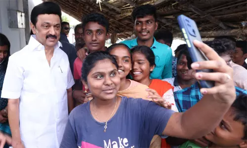 விளிம்புநிலை மக்களைச் முன்னேற்ற இந்த அரசு தொடர்ந்து உழைக்கும் - முதல்-அமைச்சர் மு.க.ஸ்டாலின் டுவீட் விளிம்புநிலை மக்களைச் முன்னேற்ற இந்த அரசு தொடர்ந்து உழைக்கும் - முதல்-அமைச்சர் மு.க.ஸ்டாலின் டுவீட்