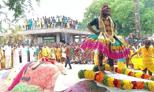 திரவுபதி அம்மன் கோவிலில் துரியோதனன் படுகளம் நிகழ்ச்சி