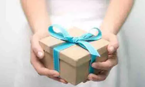 டாக்டர்கள், சமூக சேவகர்களுக்கு தமிழக அரசு பரிசு