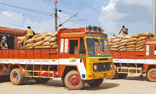 நீடாமங்கலத்தில் இருந்து தர்மபுரிக்கு   அரவைக்காக 2 ஆயிரம் டன் நெல்