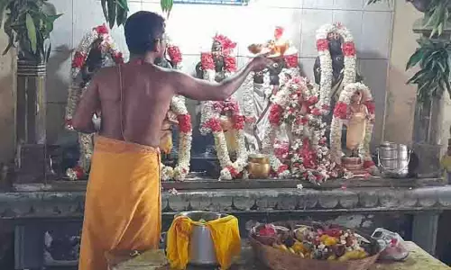 பிரம்மபுரீஸ்வரர் கோவிலில் மாணிக்கவாசகருக்கு குருபூஜை பிரம்மபுரீஸ்வரர் கோவிலில் மாணிக்கவாசகருக்கு குருபூஜை