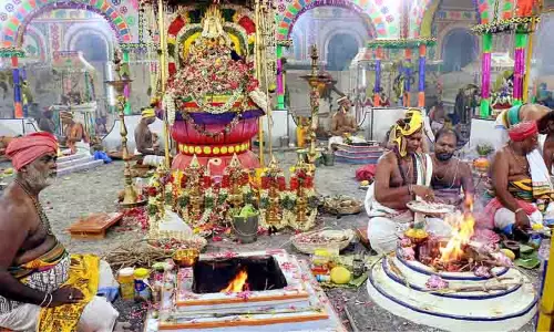 வெக்காளியம்மன் கோவிலில் யாகசாலை பூஜை