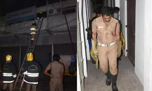 கம்ப்யூட்டர் நிறுவனத்தில் ஏற்பட்ட தீ விபத்தில் 2 பேர் பலி; தூங்கும்போது உயிரிழந்த சோகம் கம்ப்யூட்டர் நிறுவனத்தில் ஏற்பட்ட தீ விபத்தில் 2 பேர் பலி; தூங்கும்போது உயிரிழந்த சோகம்