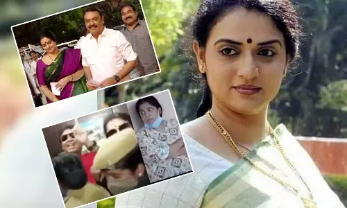 பிரபல நடிகையுடன் ஓட்டலில் தங்கி இருந்த நடிகர்...! கண்டுபிடித்து செருப்பால் அடிக்கவந்த 3-வது மனைவி பிரபல நடிகையுடன் ஓட்டலில் தங்கி இருந்த நடிகர்...! கண்டுபிடித்து செருப்பால் அடிக்கவந்த 3-வது மனைவி