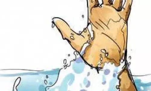 கல்லூரி வளாக கிணற்றில் தவறி விழுந்த சலவை தொழிலாளி சாவு கல்லூரி வளாக கிணற்றில் தவறி விழுந்த சலவை தொழிலாளி சாவு
