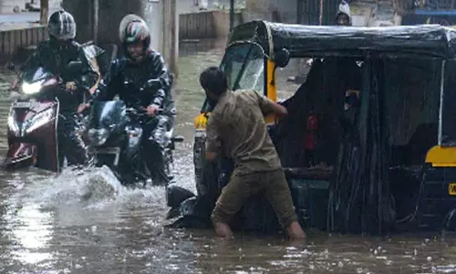 மும்பை கனமழை எதிரொலி: 3,500 பேர் பாதுகாப்பான இடத்திற்கு மாற்றம்...