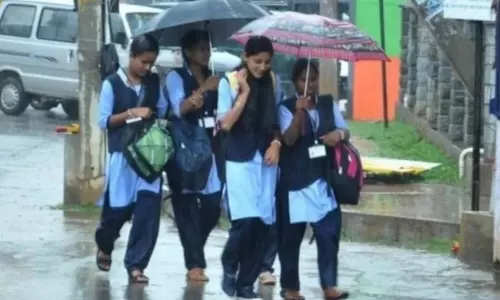 நீலகிரியில் கனமழை காரணமாக 4 தாலுகாவில் பள்ளிகளுக்கு இன்று விடுமுறை நீலகிரியில் கனமழை காரணமாக 4 தாலுகாவில் பள்ளிகளுக்கு இன்று விடுமுறை