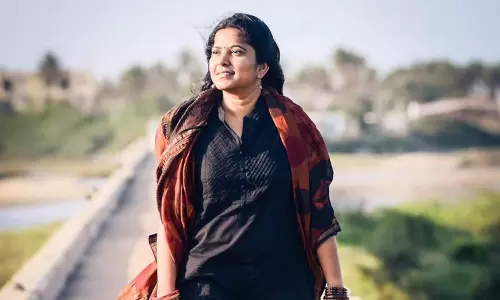 தலையை எடுக்க வேண்டுமா...! -லீனா மணிமேகலைக்கு சாமியார் கொலை மிரட்டல் தலையை எடுக்க வேண்டுமா...! -லீனா மணிமேகலைக்கு சாமியார் கொலை மிரட்டல்