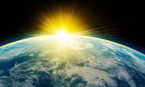 பூமியை விட்டு தூரமாகச் செல்லும் சூரியன்; குளிர் அதிகரிக்க வாய்ப்பு...! காய்ச்சல் ஏற்படும்...!- பரவும் செய்தி உண்மையா? பூமியை விட்டு தூரமாகச் செல்லும் சூரியன்; குளிர் அதிகரிக்க வாய்ப்பு...! காய்ச்சல் ஏற்படும்...!- பரவும் செய்தி உண்மையா?