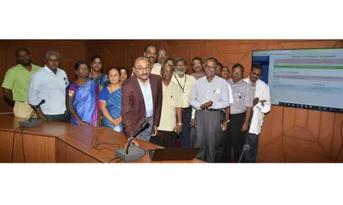 நடப்பு கல்வி ஆண்டுக்கான மாணவர் சேர்க்கை:    அண்ணாமலை பல்கலைக்கழகத்தில் இணையவழி விண்ணப்பம் வினியோகம்  துணை வேந்தர் ராம.கதிரேசன் தொடங்கி வைத்தார்