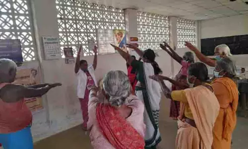 பொதுமக்களுக்கு யோகா பயிற்சி