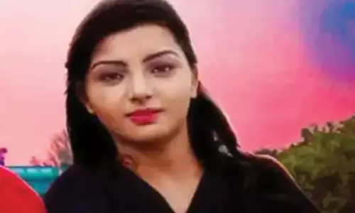 கால்வாயில் குளிக்க சென்ற போது தண்ணீரில் அடித்துசெல்லப்பட்ட நடிகை - பிணமாக மீட்பு கால்வாயில் குளிக்க சென்ற போது தண்ணீரில் அடித்துசெல்லப்பட்ட நடிகை - பிணமாக மீட்பு