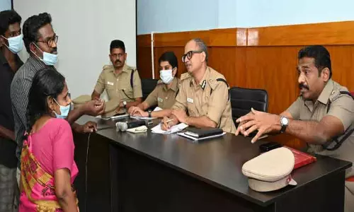 நெல்லை போலீஸ் கமிஷனர் அலுவலகத்தில் பொதுமக்கள் குறைதீர்க்கும் கூட்டம் நெல்லை போலீஸ் கமிஷனர் அலுவலகத்தில் பொதுமக்கள் குறைதீர்க்கும் கூட்டம்