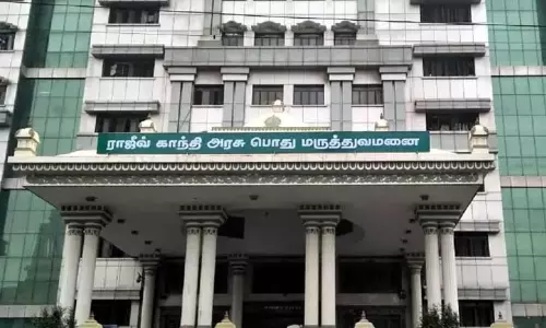 ராஜீவ்காந்தி அரசு ஆஸ்பத்திரியில் மோட்டார் சைக்கிள் திருடும் கும்பல் கைது ராஜீவ்காந்தி அரசு ஆஸ்பத்திரியில் மோட்டார் சைக்கிள் திருடும் கும்பல் கைது