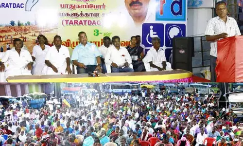 மாற்றுத்திறனாளிகளுக்கு மாதாந்திர உதவித்தொகையை உயர்த்தி வழங்க வேண்டும்   விழுப்புரம் பொதுக்கூட்டத்தில் தீர்மானம்