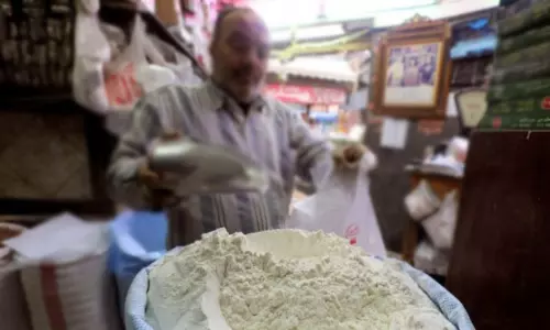 12-ந்தேதி முதல் மைதா, ரவை ஏற்றுமதிக்கு மத்திய அரசு கட்டுப்பாடு - விலை உயர்வை தடுக்க நடவடிக்கை